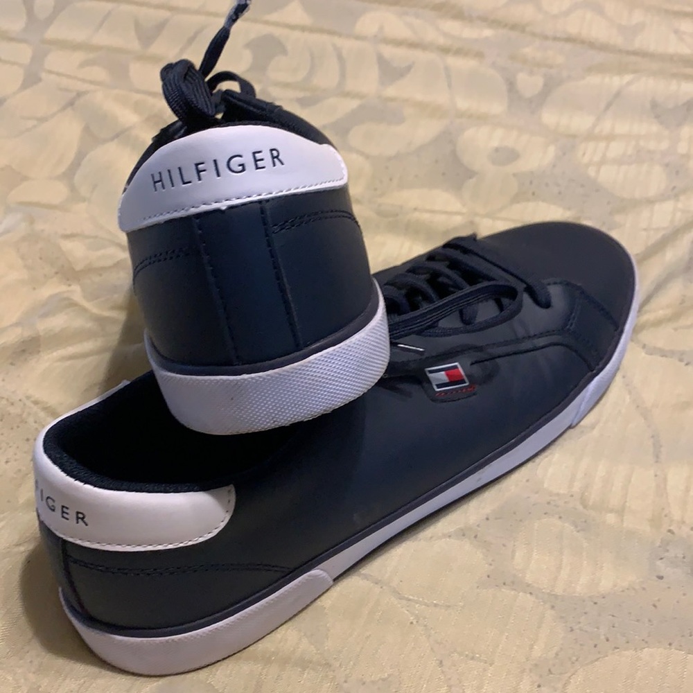 Size 12 Tommy Hilfiger dress shoes